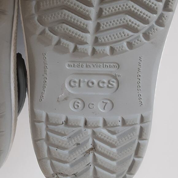 Crocs Crocband Clogs Boys 6/7 Gray Lime Green Stripe Retro Water Shoes Summer - Picture 8 of 9